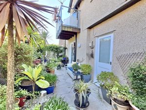 Photo 32- click for photo gallery